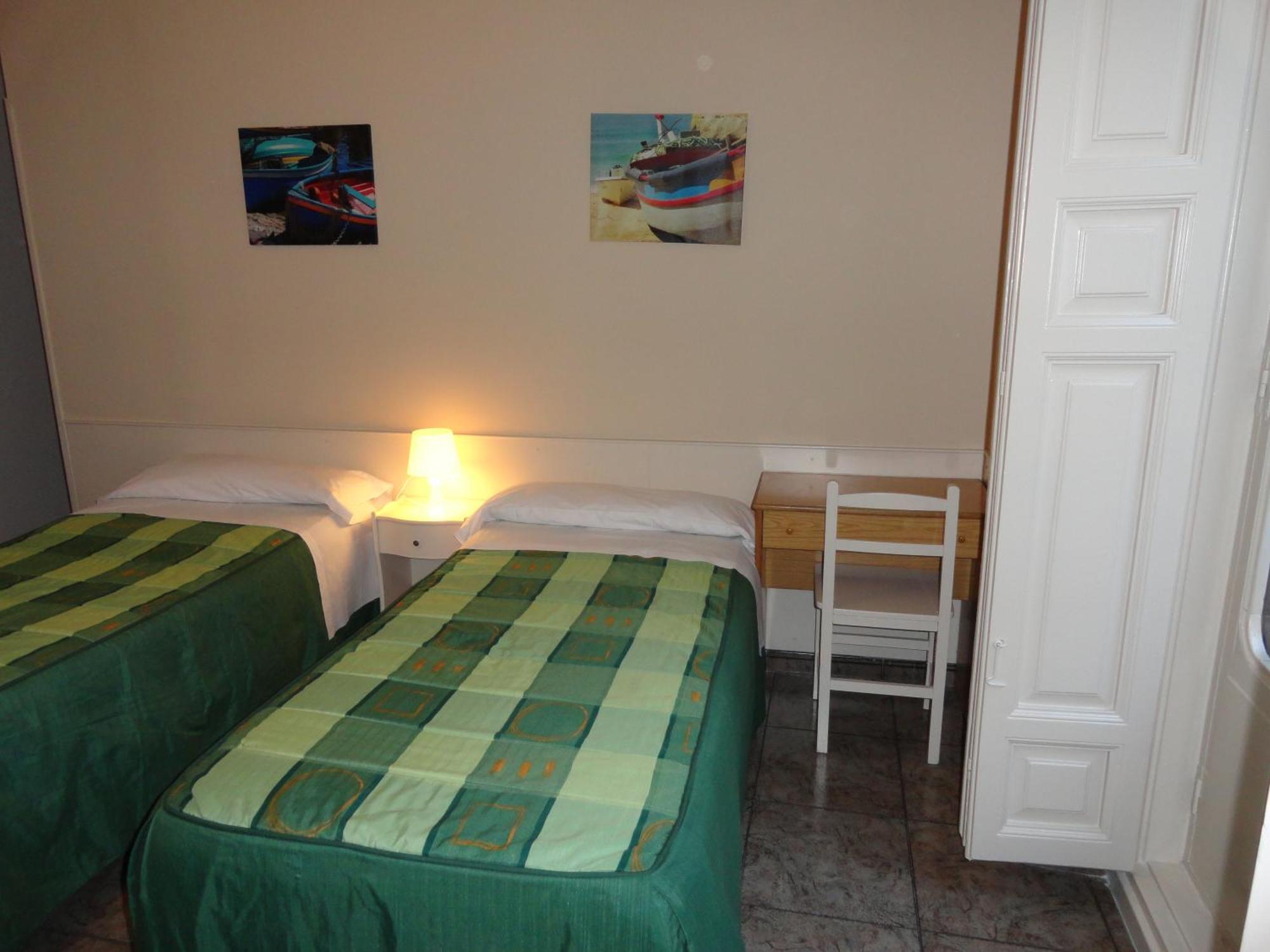 Hostal Alistana Madri Exterior foto